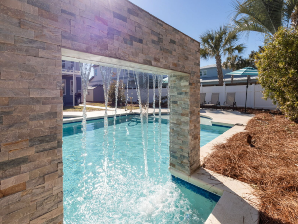 Luxurious 8 Bedroom Coastal Retreat in Destin - Perfect for Groups